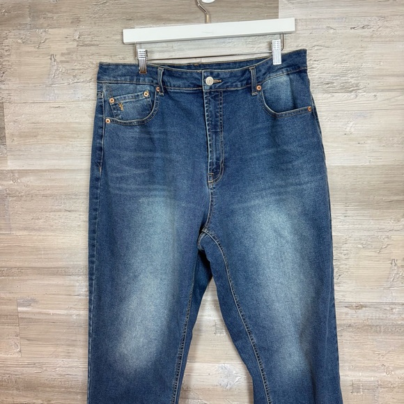 FRYE Women's Straight Leg Jeans in Dark Blue - Picture 6 of 8